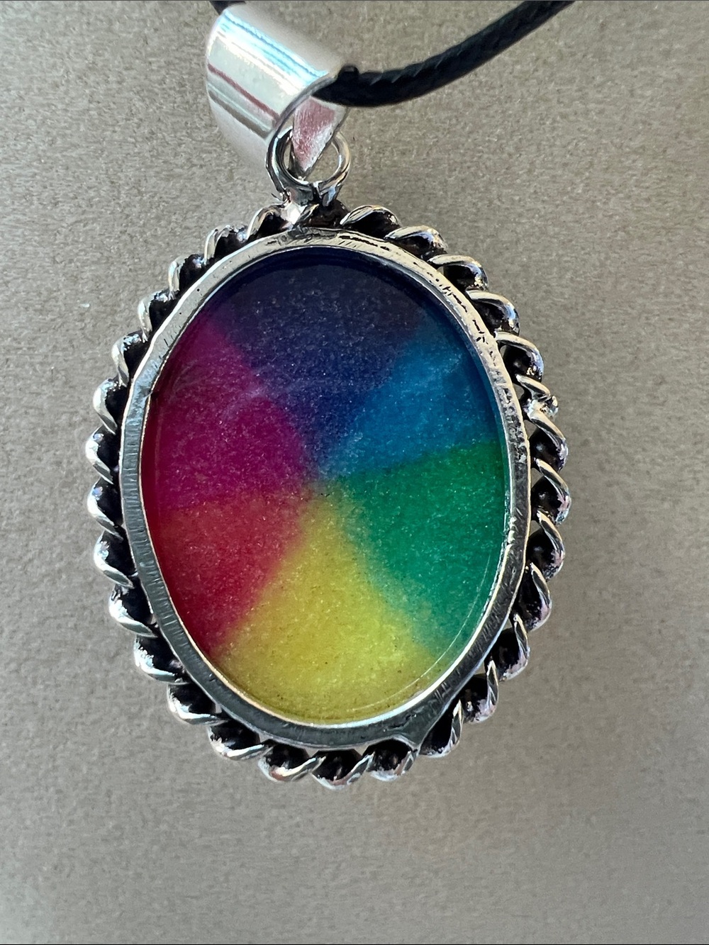 Rainbow Solar Quartz pendant necklace - Picture 5 of 5
